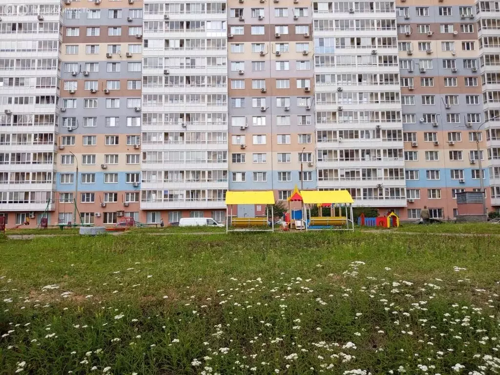 3-комнатная квартира: Нижний Новгород, Краснозвёздная улица, 31 (89 м) - Фото 0