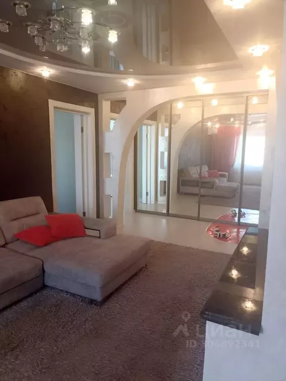 2-к кв. Белгородская область, Белгород ул. Есенина, 58 (60.0 м) - Фото 1