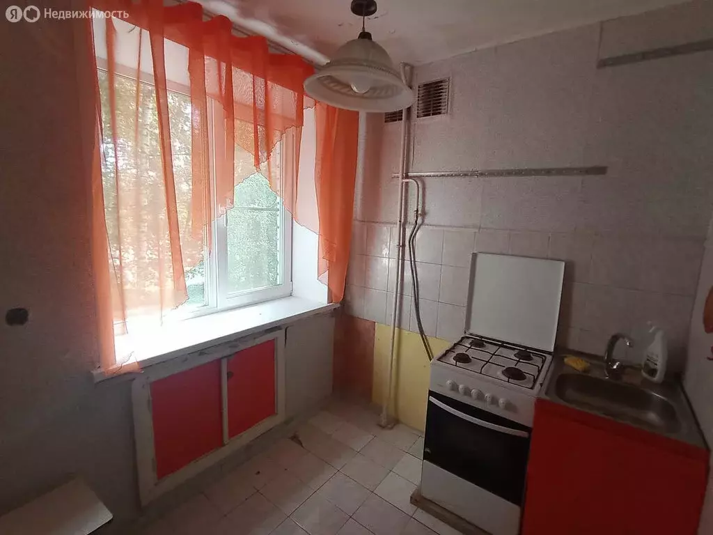 2-комнатная квартира: Конаково, улица Баскакова, 8 (40 м) - Фото 1