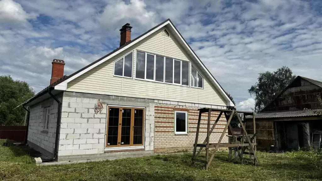 Дом в Калужская область, Бабынинский район, Муромцево с/пос, с. ... - Фото 1