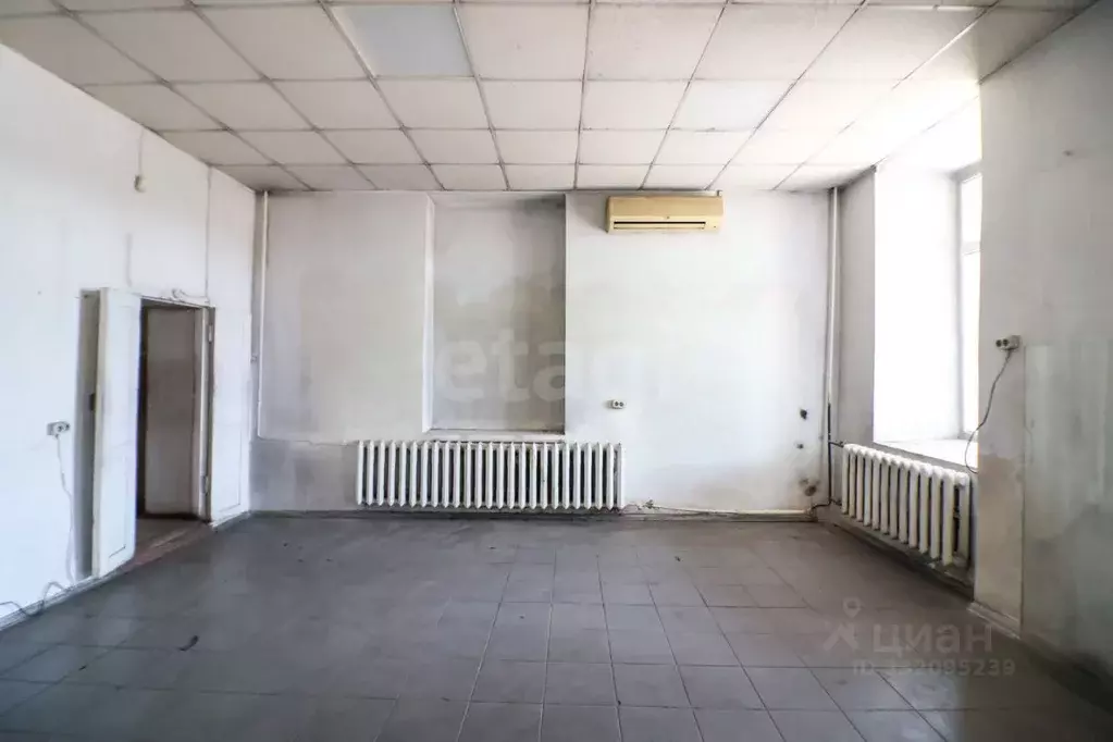 Торговая площадь в Алтайский край, Барнаул ВРЗ мкр, ул. Смольная, 48 ... - Фото 1
