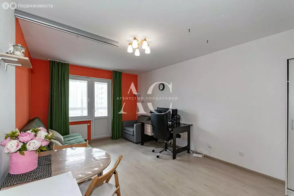 Квартира-студия: Екатеринбург, Рассветная улица, 8к3 (26.4 м) - Фото 1