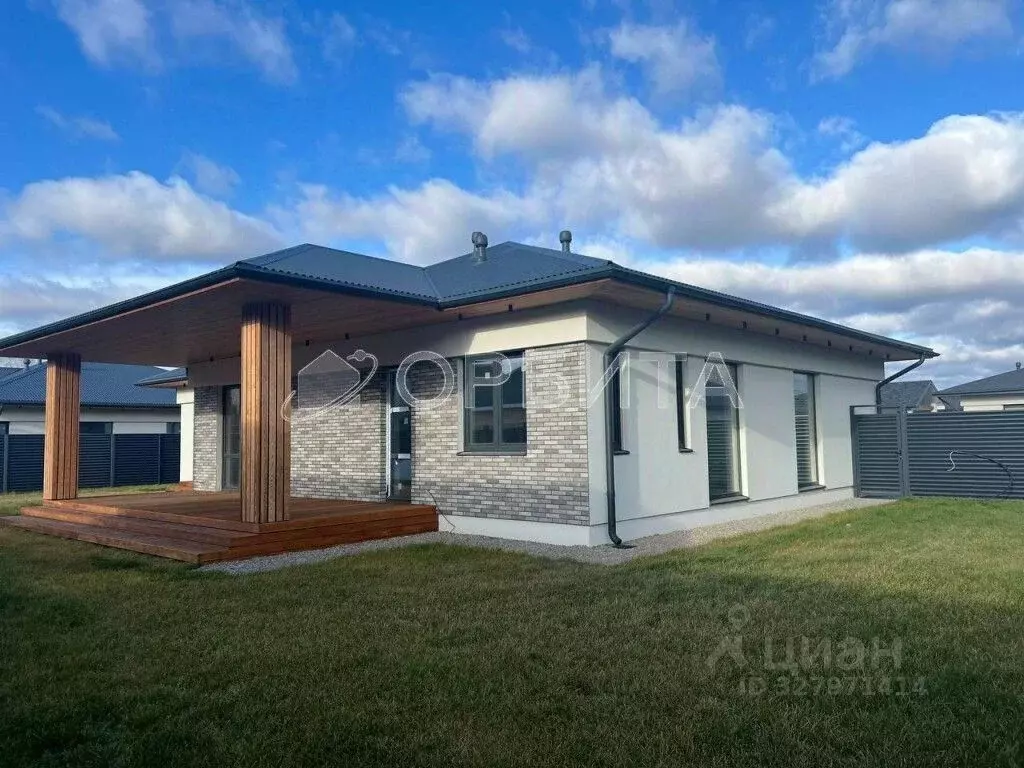 Дом в Тюменская область, Тюменский муниципальный округ, с. Луговое ул. ... - Фото 1