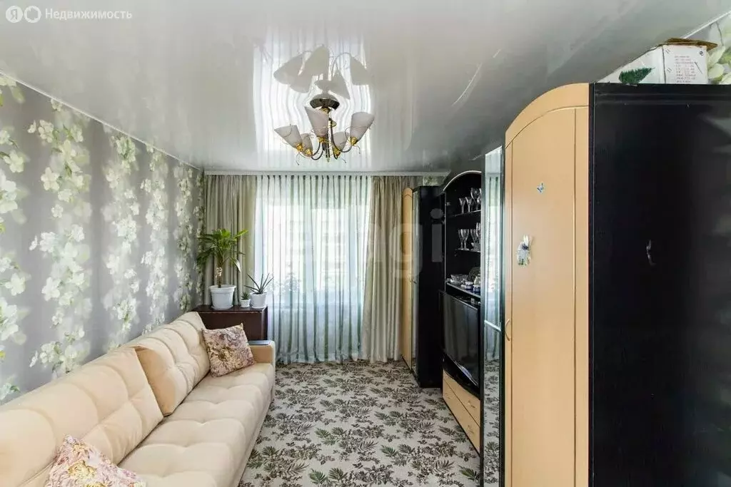 3-комнатная квартира: Тюмень, улица Коммунаров, 37 (60 м) - Фото 1
