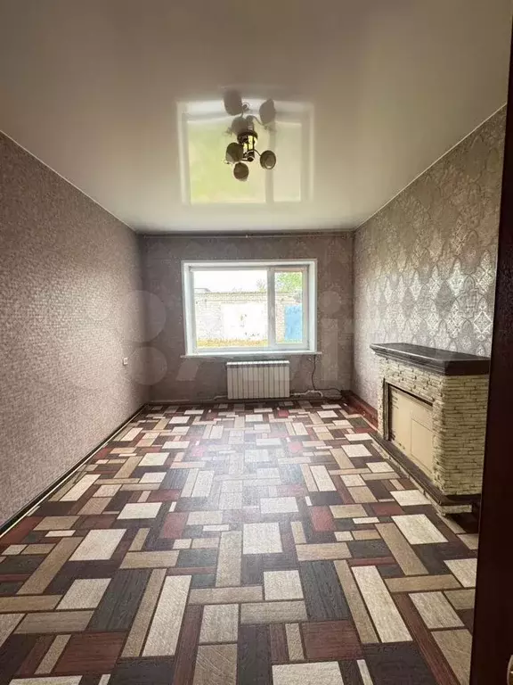 Комната 56 м в 4-к., 1/1 эт. - Фото 1