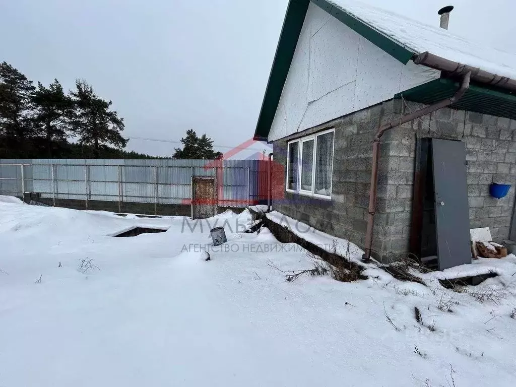 Участок в Белгородская область, Старооскольский городской округ, с. ... - Фото 1