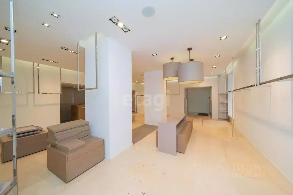 Торговая площадь в Пермский край, Пермь Сибирская ул., 7А (121 м) - Фото 1