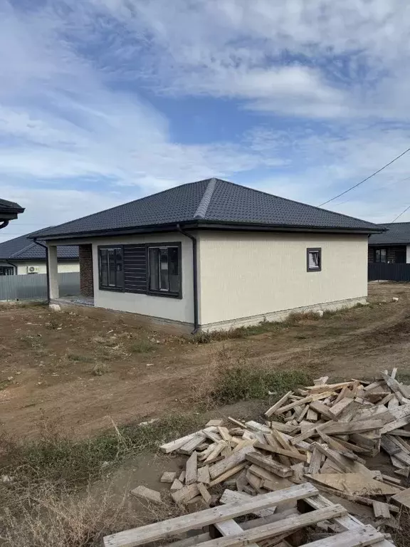 Дом в Астраханская область, Приволжский район, пос. Новоначаловский ... - Фото 2