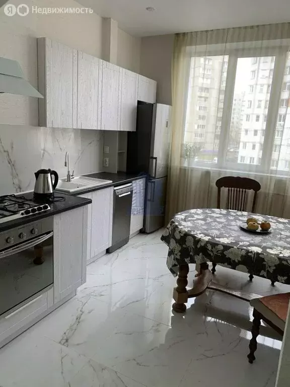 3-комнатная квартира: Чебоксары, бульвар Анатолия Миттова, 18 (92 м) - Фото 2