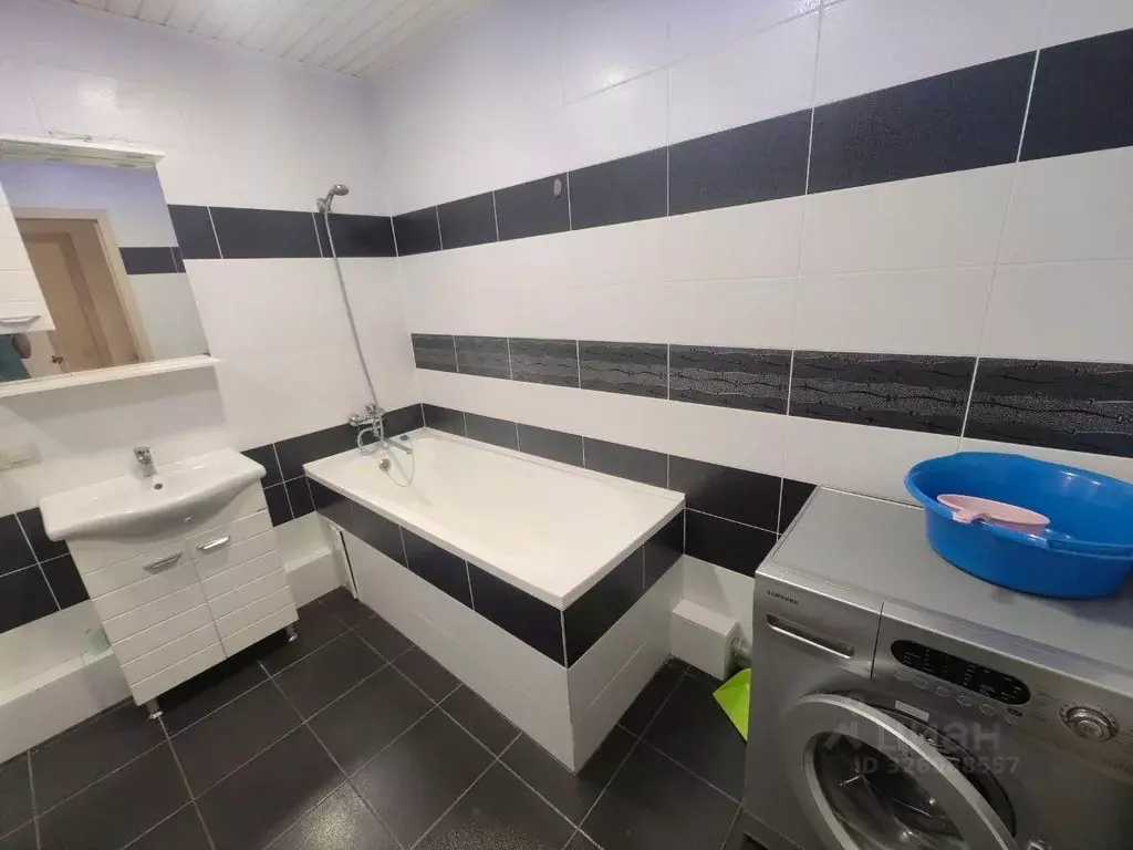 2-к кв. Кемеровская область, Кемерово ул. Гагарина, 51 (65.0 м) - Фото 1