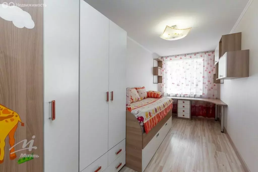 3-комнатная квартира: Барнаул, Молодёжная улица, 50 (56.9 м) - Фото 1