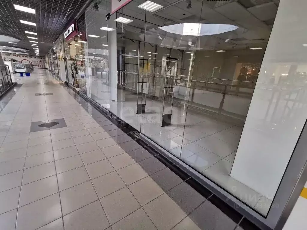 Помещение свободного назначения в Тюменская область, Тюмень ул. 50 лет ... - Фото 2