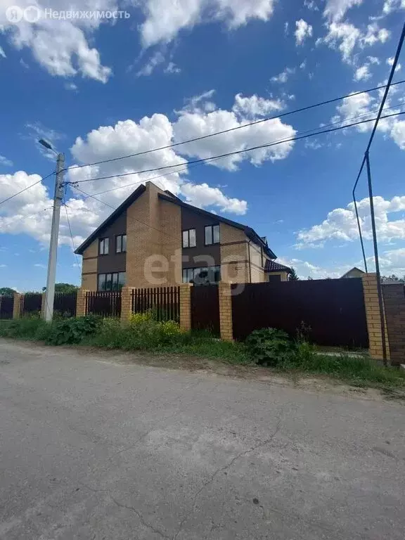 Дом в село Баратаевка, улица Герасимова (225 м) - Фото 0