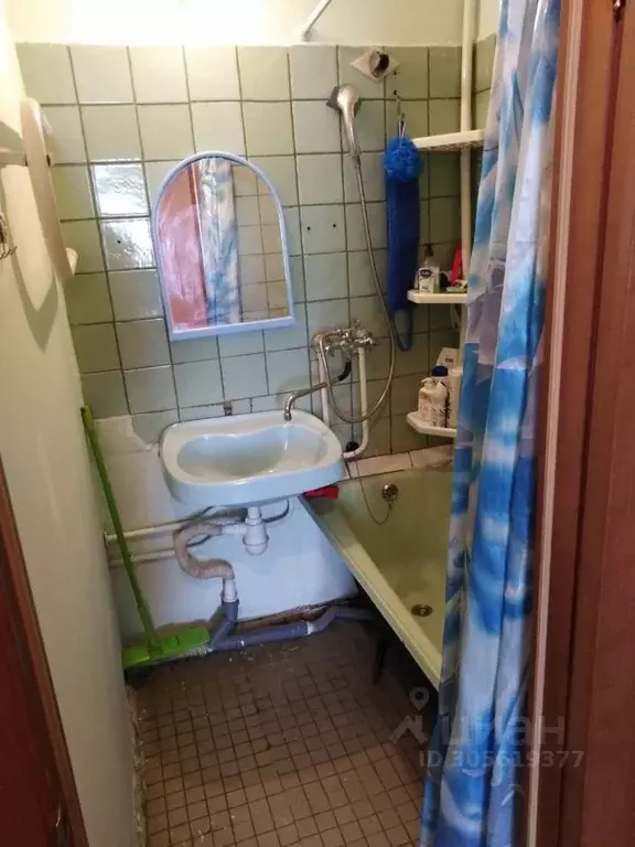 Комната Самарская область, Тольятти 16-й кв-л, бул. Цветной, 9 (15.0 ... - Фото 1