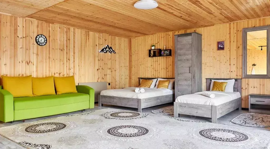 Дом в Карачаево-Черкесия, Теберда Карачаевский городской округ, ул. ... - Фото 1