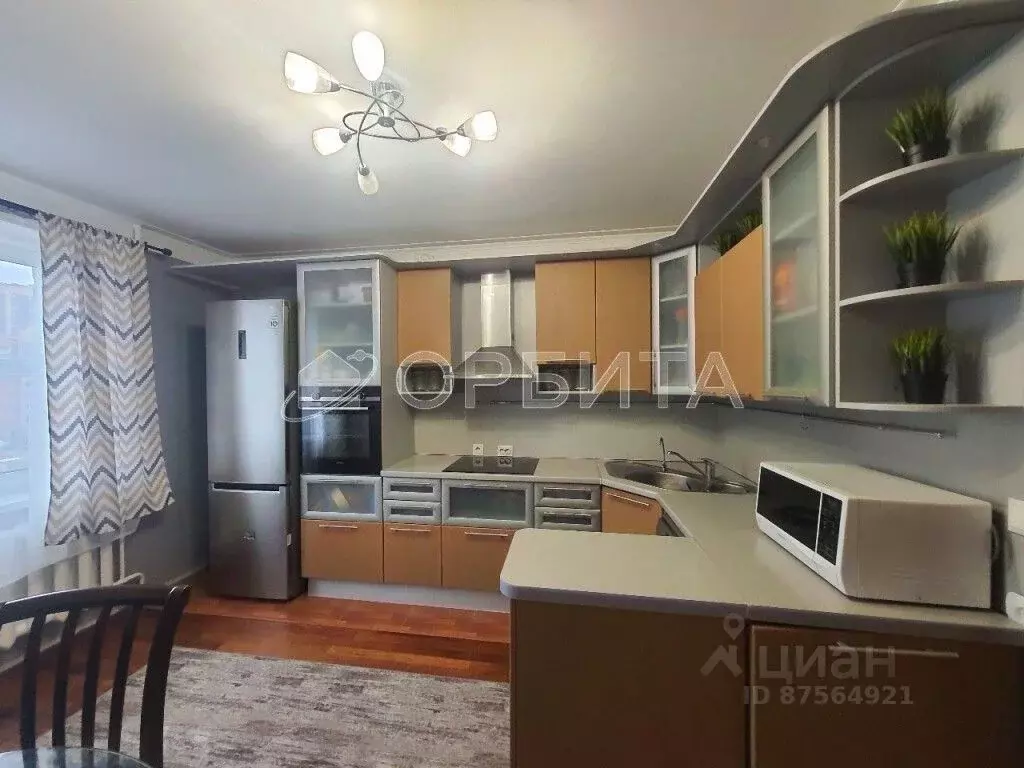 3-к кв. Тюменская область, Тюмень ул. Домостроителей, 26 (116.0 м) - Фото 1