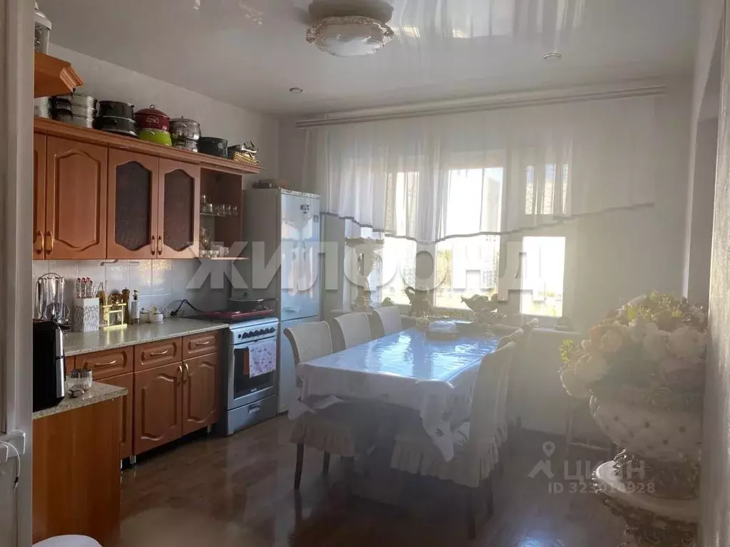 3-к кв. Новосибирская область, Новосибирск ул. Одоевского, 1/11 (74.0 ... - Фото 1