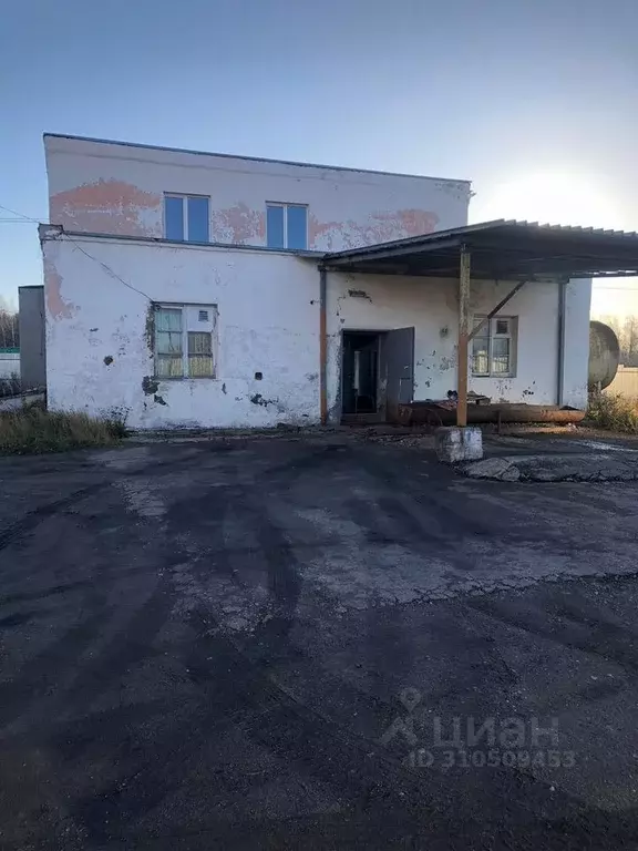 Производственное помещение в Новгородская область, пос. Батецкий ул. ... - Фото 0