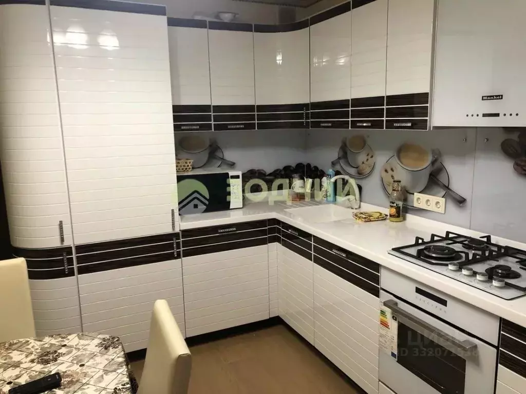 3-к кв. Чувашия, Чебоксары ул. П.В. Дементьева, 3к2 (91.0 м) - Фото 1