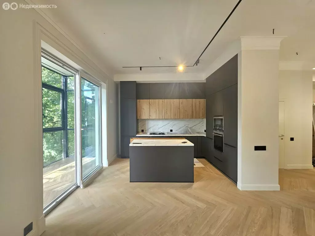 3-комнатная квартира: Калининград, улица Марата, 1 (108.92 м) - Фото 0