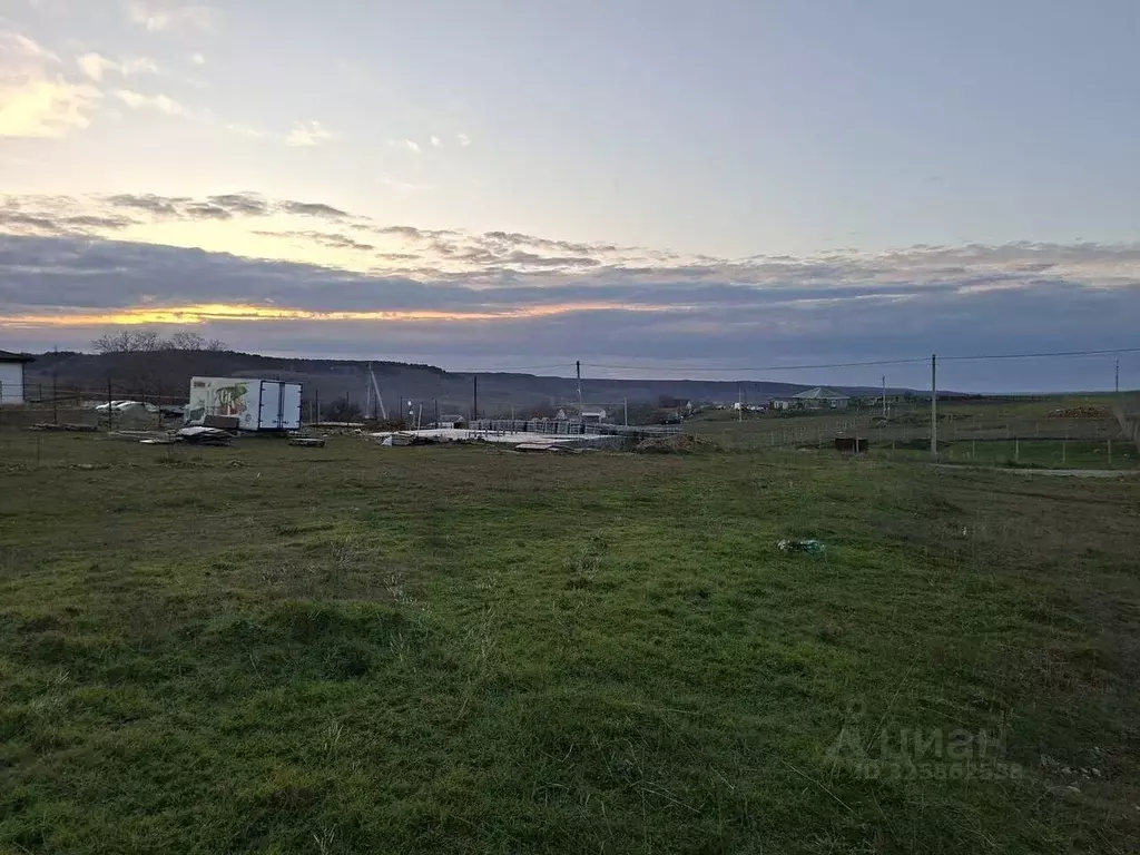 Участок в Крым, Симферопольский район, Пожарское с/пос, с. Демьяновка ... - Фото 1