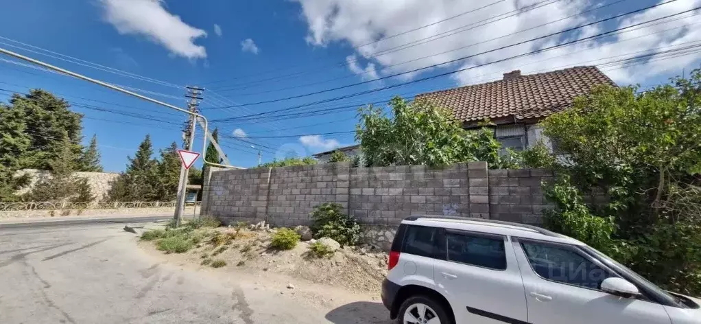 Участок в Севастополь ул. Коммунистическая, 93 (5.5 сот.) - Фото 2