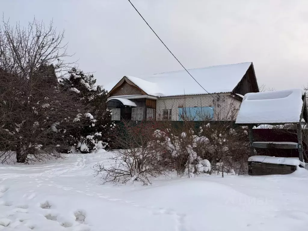 Дом в Брянская область, Жуковка Октябрьская ул., 12 (109 м) - Фото 1