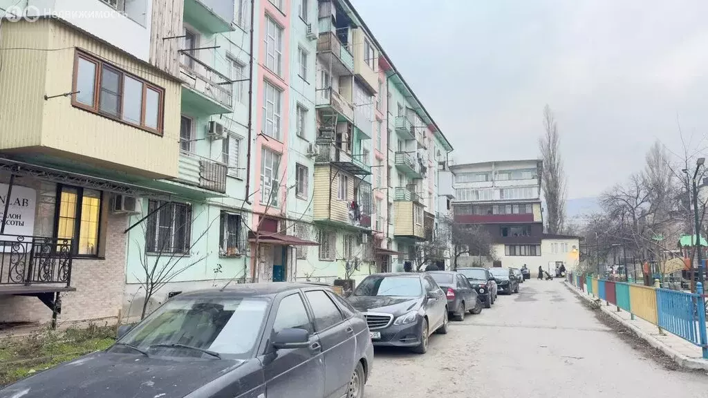 4-комнатная квартира: Махачкала, проспект Имама Шамиля, 88 (60 м) - Фото 2