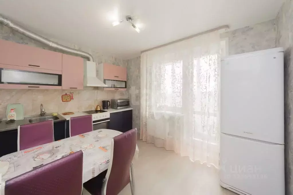 2-к кв. Тюменская область, Тюмень ул. Монтажников, 34 (58.9 м) - Фото 1