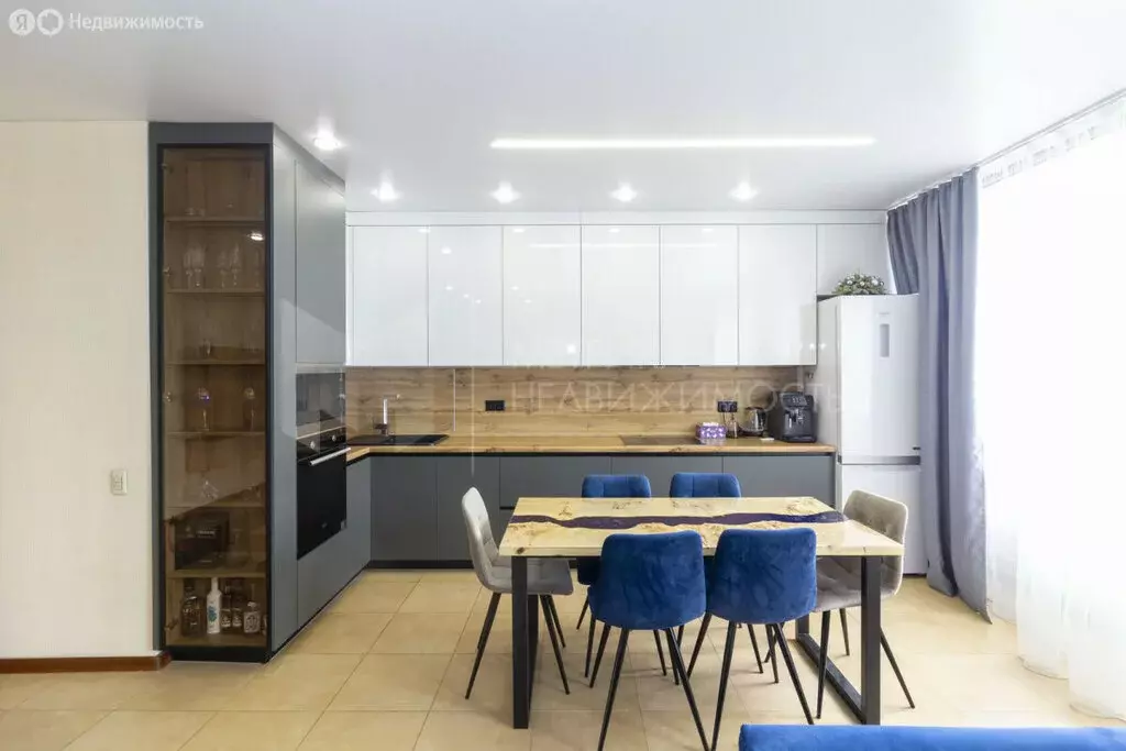 2-комнатная квартира: Тюмень, улица Самарцева, 8 (89.3 м) - Фото 1