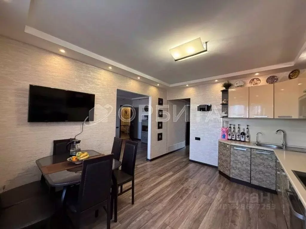 3-к кв. Тюменская область, Тюмень ул. Пермякова, 84к3 (91.0 м) - Фото 1