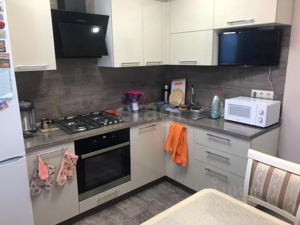 3-к кв. Ямало-Ненецкий АО, Новый Уренгой Дружба мкр, 2/8 (66.8 м) - Фото 0