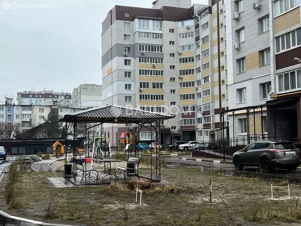 3-комнатная квартира: Брянск, Бежицкий район, улица Куйбышева, 118А ... - Фото 2