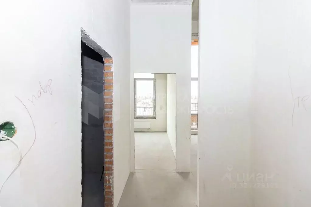 1-к кв. Тюменская область, Тюмень Ставропольская ул., 10 (41.7 м) - Фото 1