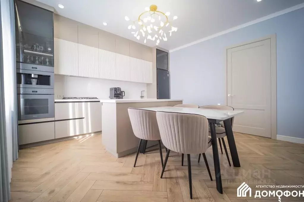 Коттедж в Омская область, Омск Широкая ул., 82 (180 м) - Фото 1