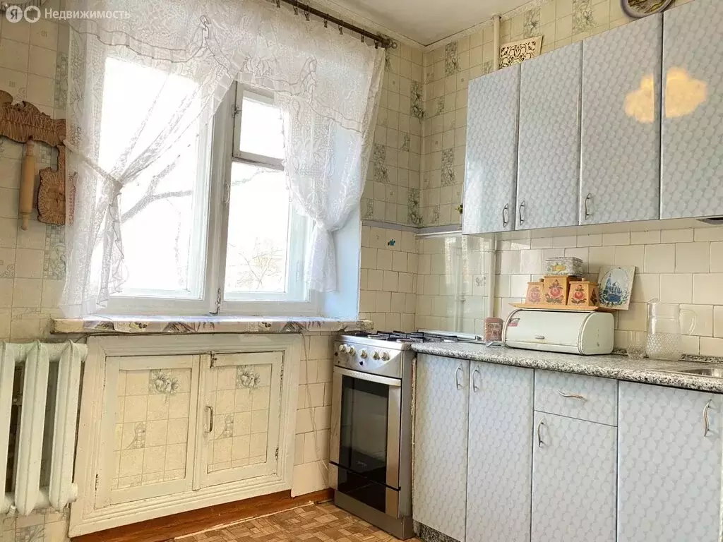 3-комнатная квартира: Омск, улица 5-я Линия, 221 (58.4 м) - Фото 2