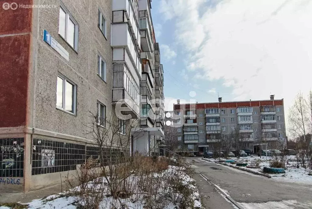 1-комнатная квартира: Миасс, улица Уральских Добровольцев, 1 (36 м) - Фото 1