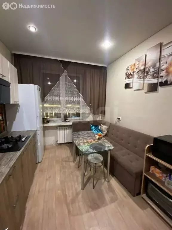 2-комнатная квартира: Челябинск, проспект Ленина, 11 (60.3 м) - Фото 1