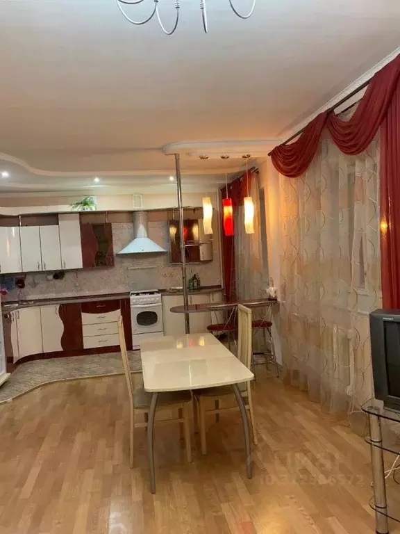 3-к кв. Татарстан, Казань ул. Максимова, 33 (56.0 м) - Фото 0