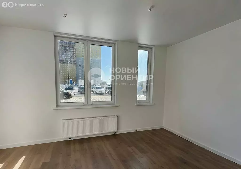 Квартира-студия: Екатеринбург, улица Академика Ландау, 39А/2 (27 м) - Фото 0