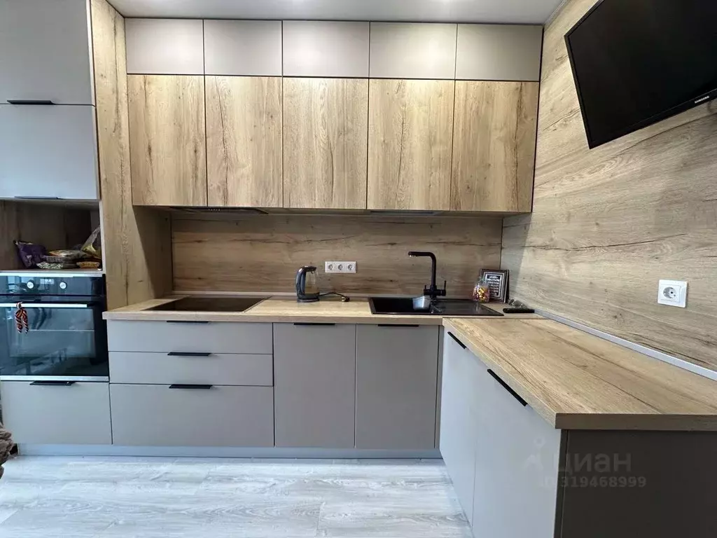 2-к кв. Татарстан, Казань ул. Азата Аббасова, 3 (53.5 м) - Фото 1