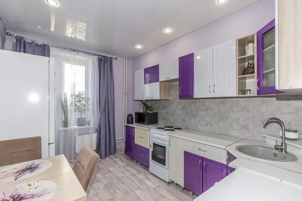 1-к кв. Курганская область, Курган Заозерный жилрайон, 5-й мкр, 17 ... - Фото 1