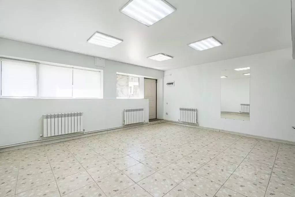 Помещение свободного назначения в Татарстан, Казань Низенькая ул., 7 ... - Фото 1