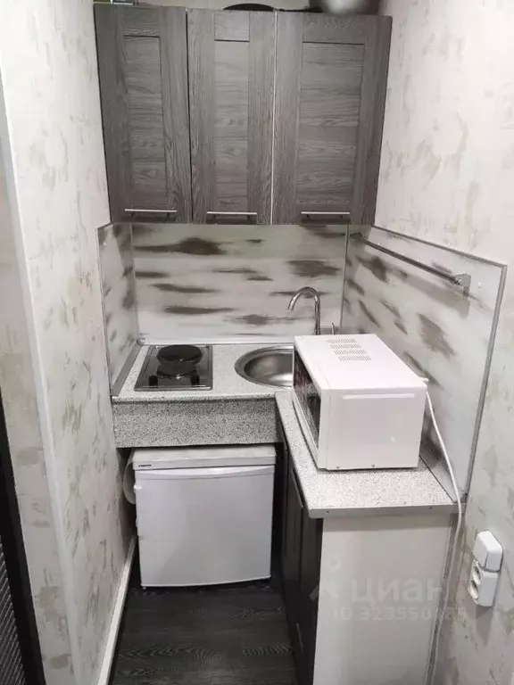 1-к кв. Татарстан, Казань ул. Адоратского, 10 (16.2 м) - Фото 1