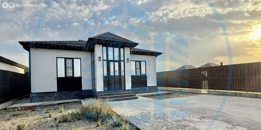 Дом в Ессентуки, улица имени Рыбникова (100 м) - Фото 1