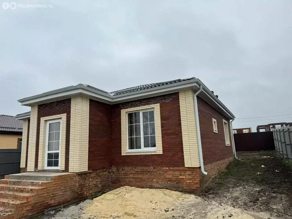 Дом в Новочеркасск, улица Логина Фрикке, 9 (130 м) - Фото 1