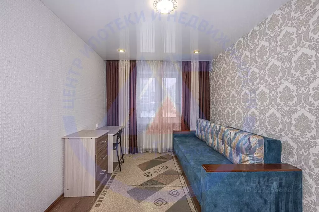 2-к кв. Курганская область, Курган Заозерный жилрайон, 7-й мкр, 24 ... - Фото 1