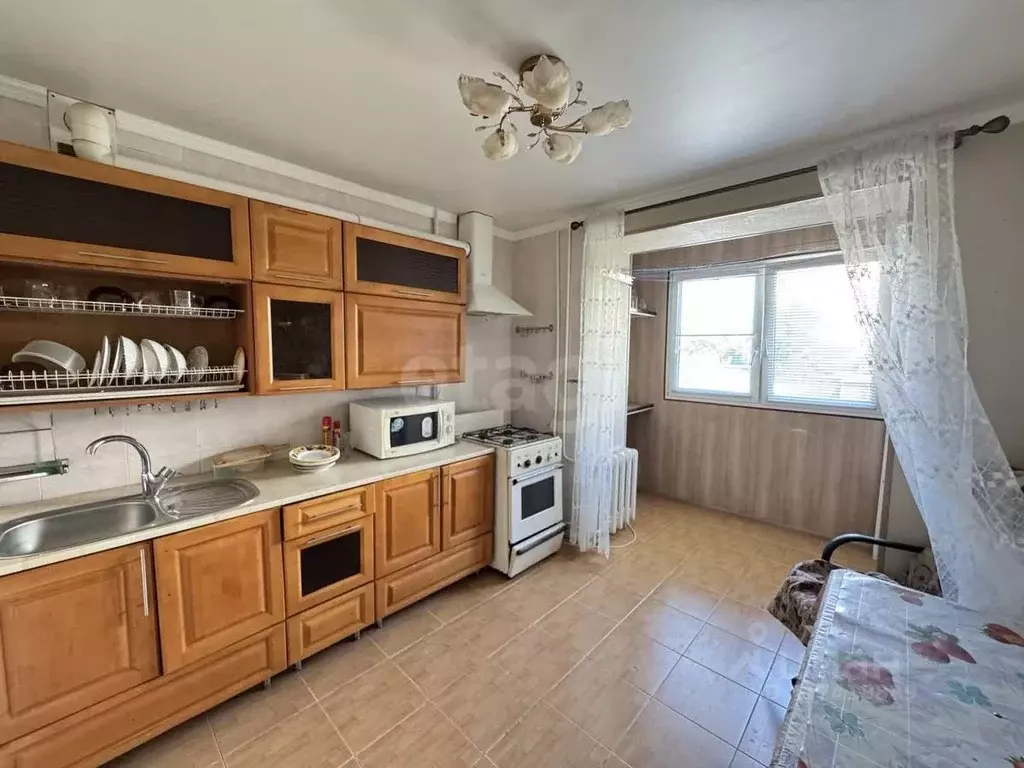 2-к кв. Карачаево-Черкесия, Черкесск ул. Космонавтов, 80А (63.8 м) - Фото 0