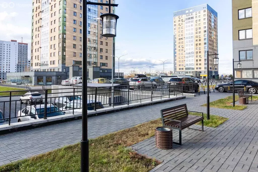 2-комнатная квартира: Тюмень, улица Мельникайте, 38 (62 м) - Фото 2