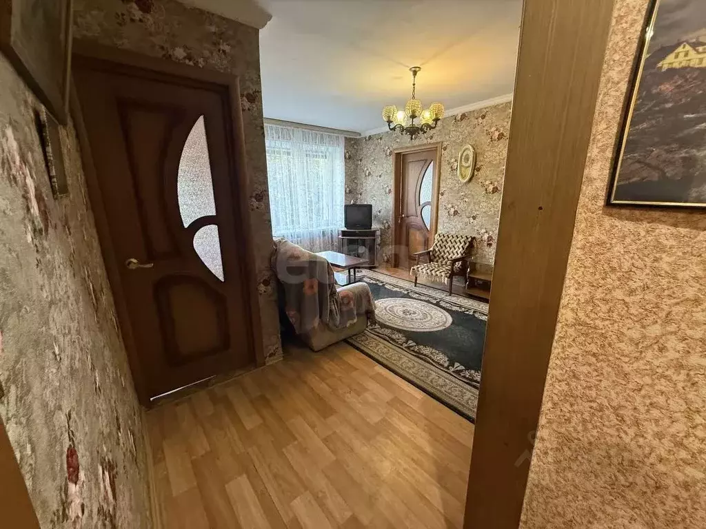 2-к кв. Белгородская область, Старый Оскол ул. Ленина, 27 (42.05 м) - Фото 0